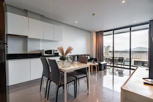 Suite Lumi 2BR Rooftop Pool ReLife Nai Harn