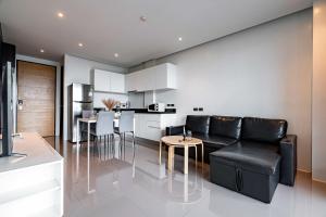 Chic 2BR Loft near Nai Harn Beach A406