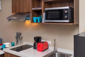 Stylish 1BR Apt Near Nai Harn Beach Pools P607