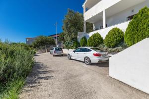 Apartments with parking space Podaca, Makarska - 24856 