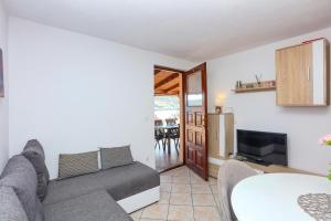 Apartments by the sea Rogoznica - 24889