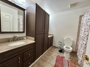 12 guests. W Ping pong, Air hockey, Volleyball!