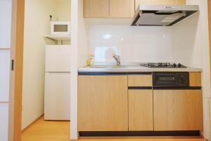 YYT New listing, 30 seconds walk from the subway, high-speed Wi-Fi, complete facilities, convenient surroundings, high cost performance