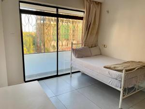 Tudor Nora apartments