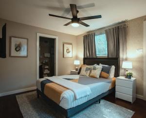 Pet-Friendly Southside Getaway - Sleeps 12