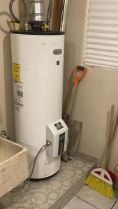 Casa al Norte bien ubicada, portón control remoto