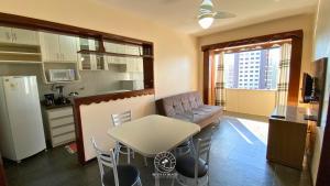 Apto central | Ar condicionado | Apenas 250 mts do mar | Aceita Pet