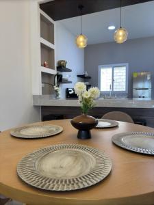 Casa amplia y elegante cerca del Aeropuerto Palmerola