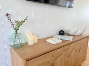 Cooinda on the Green - Your Happy Place! Golf Course Retreat with Kangaroo Views