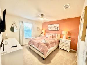 Kingdom Retreat by Disney & more