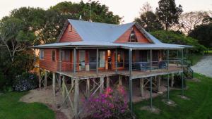 The Wolvi House - Scenic Mountain Retreat