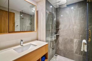 Laguna Beachside Block 3 by Banyan Living