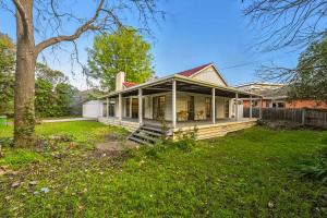 Relaxing Ringwood Getaway near Mullum Mullum Trail