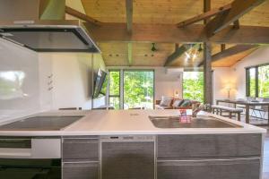 Greyton B - Brand new chic bright spacious 2BR