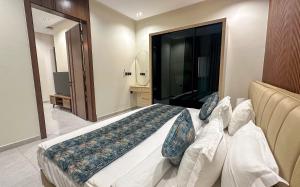 Al-Manar Self Check-In Apartments by MehadStay