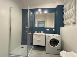 Łopuszańska 57 by Solarento