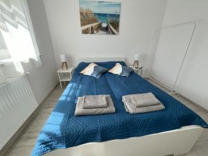 Łopuszańska 57 by Solarento