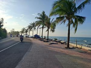 Nhà Nghỉ Sứ Trắng