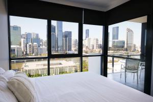 Panorama South Bank River View 2B Apartment