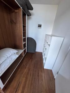 Mantra Guest House - Noosa Hinterland Stay with Views and Private Deck