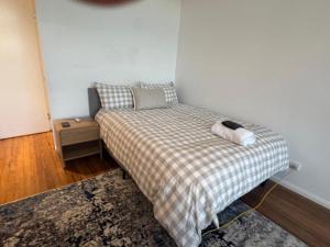 Mantra Guest House - Noosa Hinterland Stay with Views and Private Deck