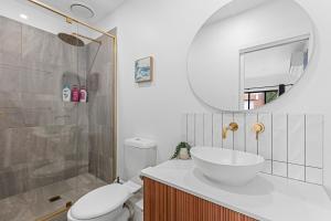 Middle Of Town With Parking!