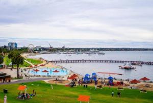 Middle Of Town With Parking!