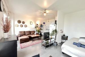 Charming studio with balcony on the 10th floor