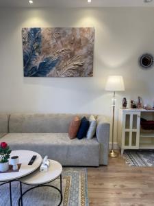 استديو بتصميم هادئ ودخول ذاتي