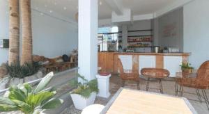 RedDoorz At Fat J Apartelle Mactan