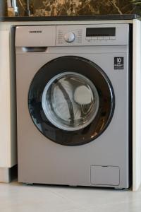 Luxury 1 Bedroom with Pool Dubai Frame Museum View