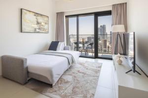 Frank Porter - Burj Royale