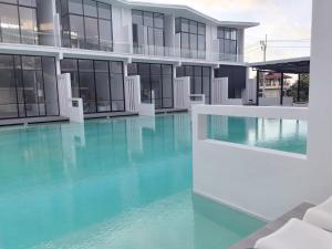 Unique Pool Slide Access Townhouse