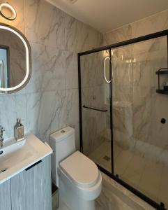 Cozy & Chic Apartment in The Gray