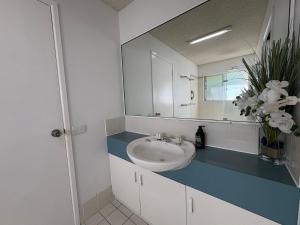 Spinnaker Seas Unit 8