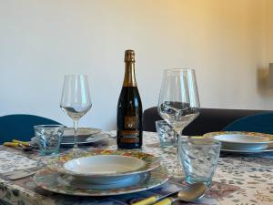 Blue Moon with Wi-Fi and parking