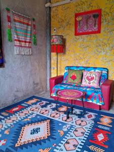 Moonrise Cottage Private Country Home with Moutain View