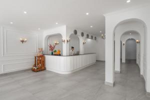 Golden Glow Hue City