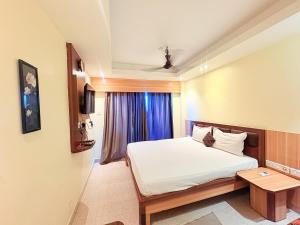 Hotel Sea View Residency Near Sea Beach - Near Light House ! Sea Beach - Swargadwar Golden Beach -Fully Air Conditioning Luxuray Rooms ! BEST HOTEL I