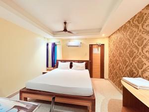 Hotel Sea View Residency Near Sea Beach - Near Light House ! Sea Beach - Swargadwar Golden Beach -Fully Air Conditioning Luxuray Rooms ! BEST HOTEL I