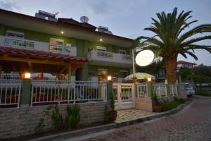 Phoenix Studios by Tania