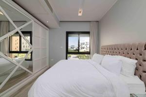 New Cairo Hotspots Near EDNC Mall