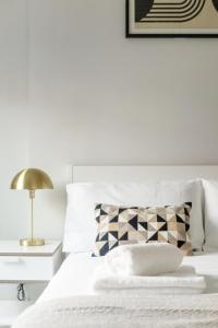 Modern Hyde Park Flat on Vibrant Queensway