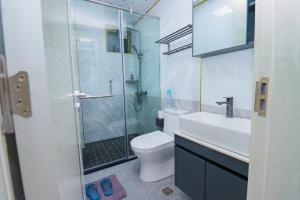 classy elegant apartment with swimming pool, fully equipped gym private parking space and amazing city views