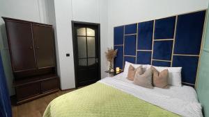 Двокімнатна квартира з кондиціонером в історичному центрі міста