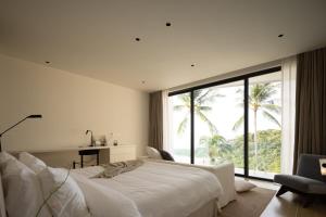 5BR Luxury Seaview Designer Villa with Pool & Gym