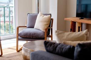 Seaview Haven - Luxury Coastal Escape Simon