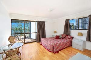 Lowanna Unit 14, 24 Bulcock Beach Esplanade, Bulcock Beach