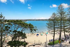 Lowanna Unit 14, 24 Bulcock Beach Esplanade, Bulcock Beach