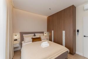 Cracow Novum Apartments by BookingHost